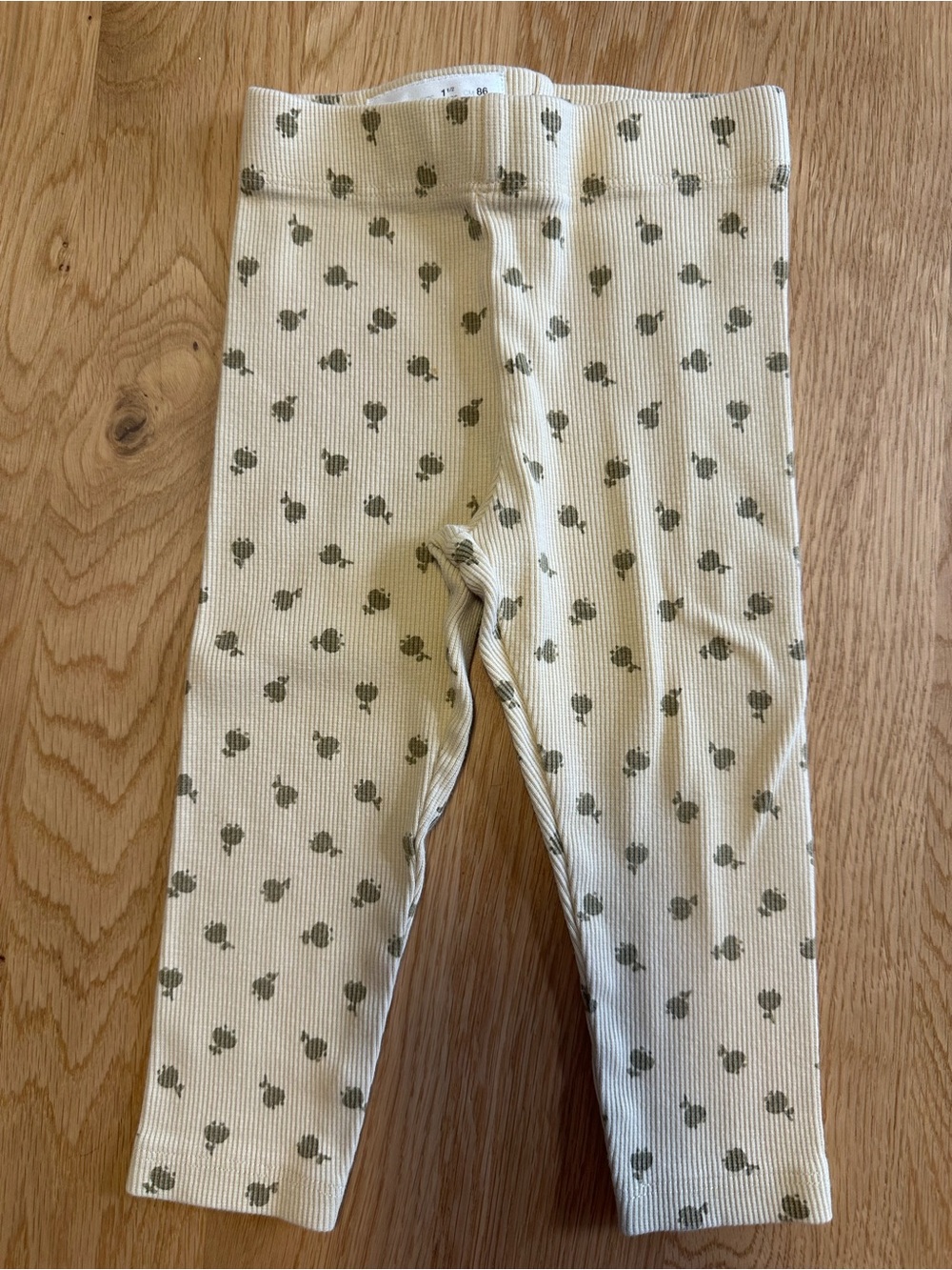 Zara Cream Ribbed Leggings with Olive Dot Print